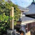 神呪寺に建立されている関東大震災の慰霊塔。発生当時、東京では悪質なデマが流布され、社会は混乱した（２０２４年、西宮市、筆者撮影）