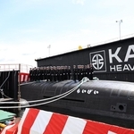 防衛省に引き渡された潜水艦「らいげい」＝６日午後、神戸市中央区東川崎町２、川崎重工業神戸工場（撮影・丸山桃奈）