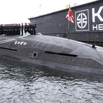 防衛省に引き渡された潜水艦「らいげい」＝６日午後、神戸市中央区東川崎町２、川崎重工業神戸工場（撮影・丸山桃奈）