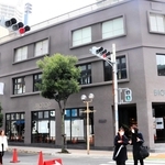「ＢＩＯＴＯＰ　ＫＯＢＥ」の外観。ビルの１、２階に入る＝神戸市中央区江戸町