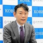 兵庫県内の景気について説明する日銀神戸支店の別所昌樹支店長＝神戸市中央区京町