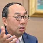組織風土改革の手応えなどを語る三菱電機の漆間啓社長＝大阪市北区（撮影・風斗雅博）