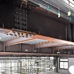 建設中のサンテェムの新社屋。天井のＨ形鋼にヤマトスチールのグリーン鋼材を採用した＝姫路市飾磨区細江
