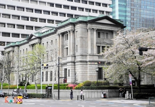 日銀本店。経済の血液を社会の隅々にまで行き渡らせてきた＝東京都中央区