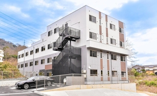 和田興産が開業した老人ホーム「フィオレ・ヴィータ枚方」＝大阪府枚方市内（同社提供）