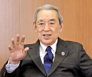 「都留先生は曲がったことが嫌いで公正な人でした」と話す関西経済連合会の松本正義会長＝大阪市北区（撮影・横田良平）