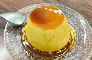 ロングセラーのカスタードプリン＝神戸市東灘区向洋町西５、モロゾフ六甲アイランド工場