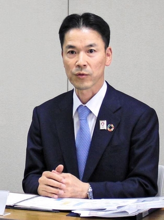 ２０２５年３月期決算について説明するみなと銀行の持丸秀樹社長＝神戸市中央区三宮町２