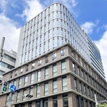 神戸銀行協会ビル跡地に完成した「神戸旧居留地９１番館」＝２日午後、神戸市中央区江戸町