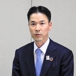 ２０２５年３月期決算について説明するみなと銀行の持丸秀樹社長＝神戸市中央区三宮町２