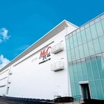 １０月中旬の稼働開始を見込むメディセオの「メディカル流通センター神戸」＝加東市南山６（メディパルホールディングス提供）