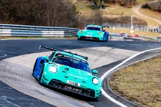 ３月にドイツで開催された前哨戦の４時間耐久レースに出場したファルケンのレース車（住友ゴム工業提供）
