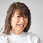 アパレル事業に懸ける思いなどを語るクロシェホールディングスの沼部美由紀社長＝神戸市中央区元町通５（撮影・大田将之）