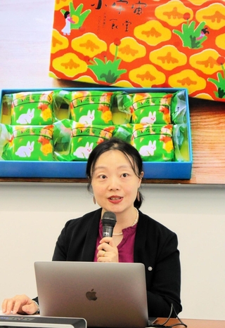 兵庫県産の食材を使った台湾の点心などを販売する「人良食」の林資穎代表＝神戸市中央区御幸通６