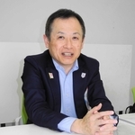「人との出会いと対話を大切にしてきた」と話すＪＲ西日本執行役員ガバナンス推進本部長の国弘正治さん＝尼崎市