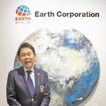 海外戦略など今後の展開について語るアース製薬の川端克宜社長＝東京都千代田区（撮影・末永陽子）