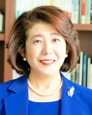 藤岡ゆか氏