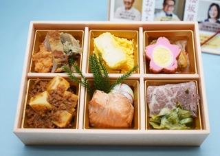 大丸神戸店で限定販売される「おためしおせち」＝神戸市中央区