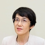 インタビューに応じる「日中韓女性経済会議」実行委員長の沢田拓子さん＝大阪市中央区道修町３（撮影・中西幸大）