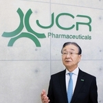 創業５０年の歩みを振り返るＪＣＲファーマの芦田信会長兼社長＝芦屋市浜町