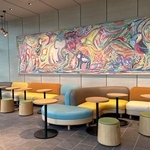 「ファミリーフレンドリーストア」としてオープンした「スターバックスコーヒーららぽーと甲子園１階店」（スターバックスコーヒージャパン提供）