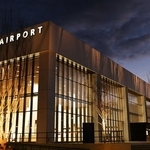 利用者向けラウンジなどが整備される神戸空港の第２ターミナルビル＝３月、神戸市中央区