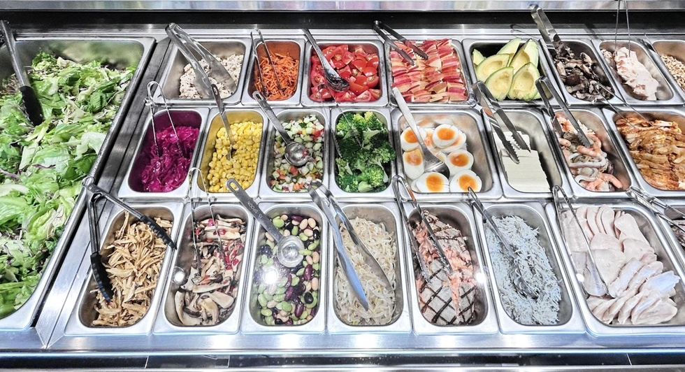 サラダボウル」で野菜不足解消を ロック・フィールドが新ブランド店舗1