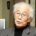 東日本大震災後、地域再生への視座について話す内橋克人さん＝２０１１年４月、神奈川県鎌倉市