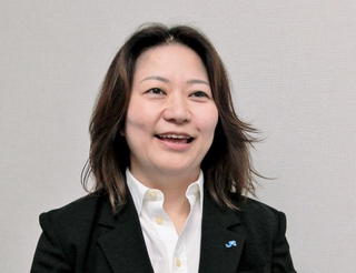 インタビューに応じるＪＲ西日本の平田恭子兵庫支社長＝神戸市中央区加納町４