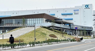 地域住民が使えるスペースなども備えた物流施設「ＧＬＰアルファリンク尼崎」＝尼崎市道意町７