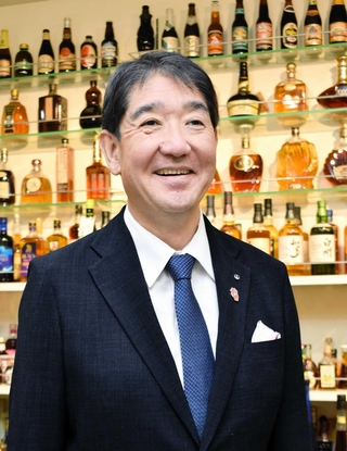 日本山村硝子の社長に就任した山村昇氏＝尼崎市西向島町