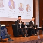 パネル討議で神戸の魅力を語るアストロスケールホールディングスの岡田光信社長兼ＣＥＯ（左から２人目）ら＝東京都港区