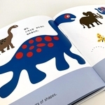 山下浩平さんが描いたミャクミャクの絵本＝神戸市中央区新港町、フェリシモ