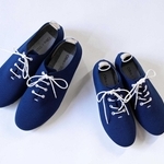 大阪ヘルスケアパビリオンのユニホームシューズに採用された「オッフェン」ブランドの靴（２０２５年日本国際博覧会大阪パビリオン提供）