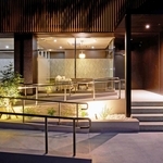 関西電力送配電が開設したワインセラーの外観＝宝塚市鶴の荘（同社提供）