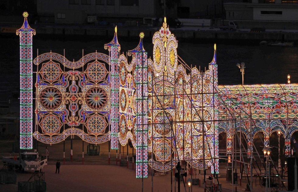 初のルミナリエ点灯権利を販売 1日1組限定で9日間分|経済ニュース|神戸