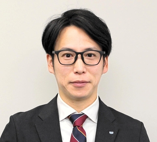 神戸青年会議所の理事長に就く亀井堂総本店社長の松井隆昌氏＝神戸市中央区港島中町６