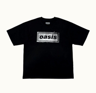 オアシス公式ツアーグッズのＴシャツ（神戸阪急提供）