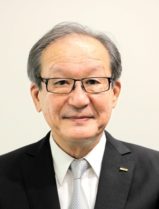 尾山基氏