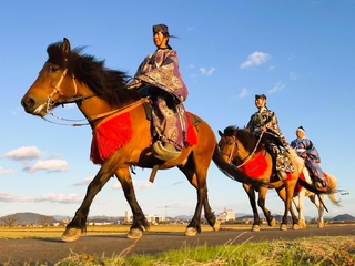 大丸神戸店が企画した「開運・午（うま）づくしの初夢袋」に含まれる乗馬体験のイメージ（同店提供）