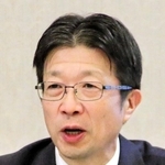 記者懇談会で質問に答える阪急阪神ホールディングスの嶋田泰夫社長＝大阪市北区