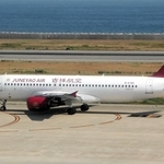 上海吉祥航空の旅客機＝神戸空港