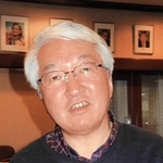 物語の持つ力について話す作家の黒木亮さん＝東京都千代田区