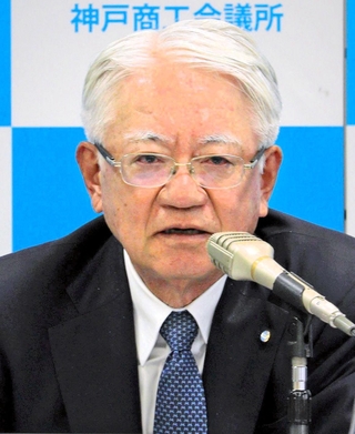 新年の抱負を語る神戸商工会議所の川崎博也会頭＝神戸市中央区港島中町６（撮影・谷口夏乃）