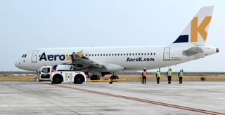 エアロＫ航空の機体＝２０２５年８月、神戸空港