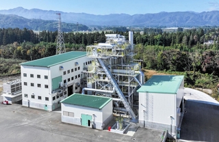 タクマなどが出資して運営する発電所「米沢バイオマスパワー」＝山形県米沢市（タクマ提供）
