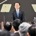 社員に向けてグローバルでの成長を呼びかける住友ゴム工業の山本悟社長＝神戸市中央区脇浜町３