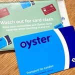 ロンドンの公共交通で利用できるＩＣカード「オイスターカード」（筆者提供）