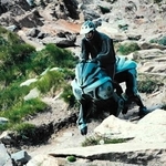 コルレオのＣＧ動画の一場面。ライダーの操縦で岩場を駆けていく（川崎重工業提供）