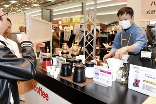 コーヒーの多彩な楽しみ方を提案した、トーホーグループの展示商談会＝大阪市北区、グランキューブ大阪